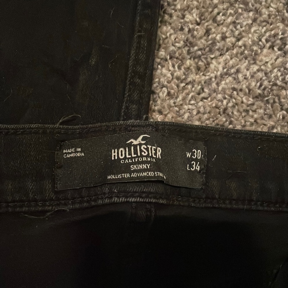 Men’s lightly worn hollister jeans
